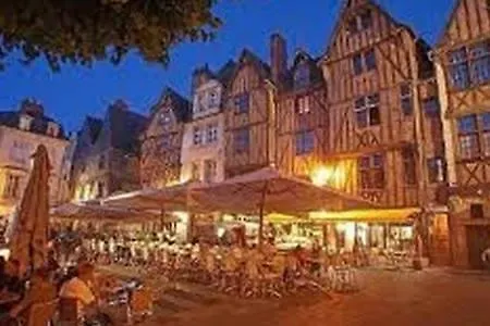 Au Coeur Du Vieux Tours Avec Jardin